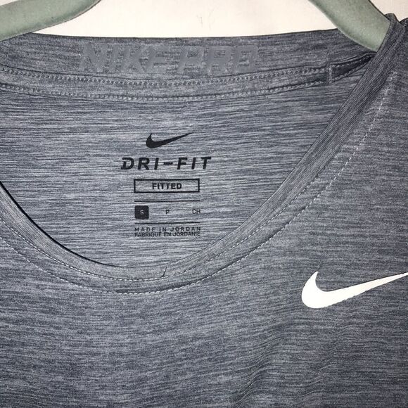 Nike x sacai Men's Gray Dri-Fit Fitted Heather Activewear T-Shirt Size Small - Picture 2 of 6